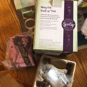 Scentsy mossy oak pink warmer